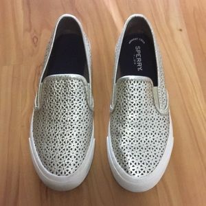 Sperry platinum Gold slip on